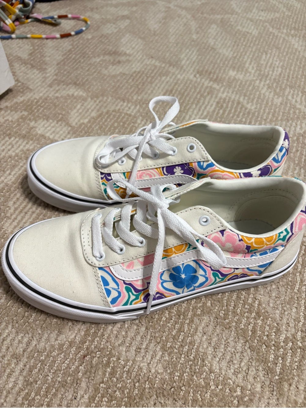 Vans White Canvas Low-Top Sneakers with Multicolor Floral Pattern